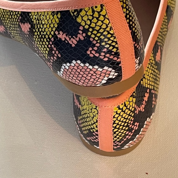 Deltan Snake embossed leather ballerina slip on flats. - Picture 2 of 8